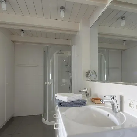 Appartement Blaupause Mit Seezugang Und Wiese Zum Entspannen
