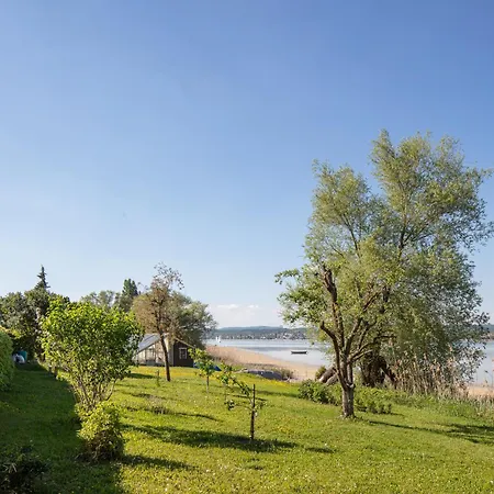 Blaupause Mit Seezugang Und Wiese Zum Entspannen * Île de Reichenau