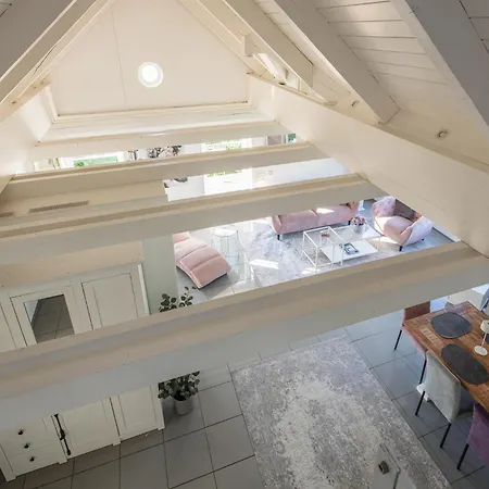 Appartement Blaupause Mit Seezugang Und Wiese Zum Entspannen