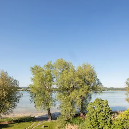 Blaupause Mit Seezugang Und Wiese Zum Entspannen * Île de Reichenau