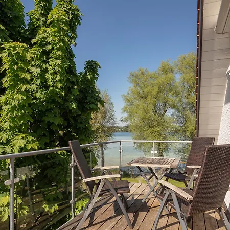 Blaupause Mit Seezugang Und Wiese Zum Entspannen Île de Reichenau