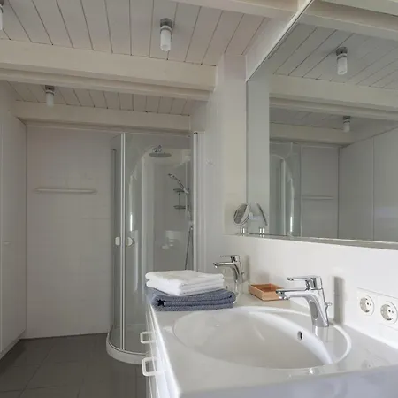 Appartement Blaupause Mit Seezugang Und Wiese Zum Entspannen Île de Reichenau